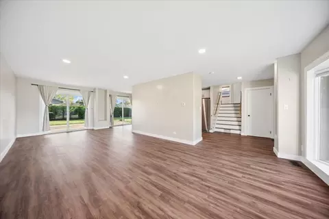 Living - 703 Westmere Rd, Des Plaines, IL 60016 photo 1 of 6