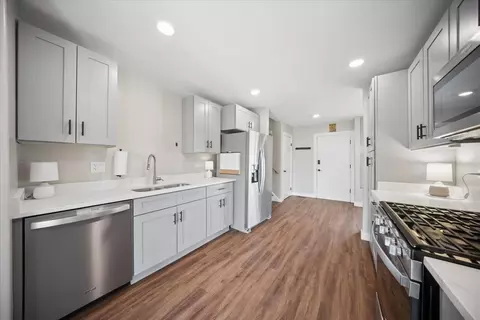Entry Way - 703 Westmere Rd, Des Plaines, IL 60016 photo 1 of 2