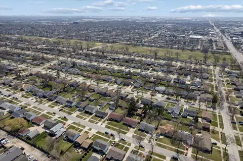 View/Area - 703 Westmere Rd, Des Plaines, IL 60016 photo 6 of 7