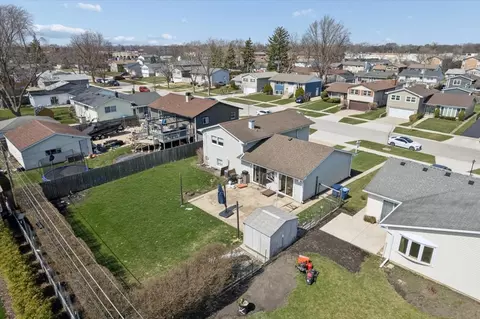 View/Area - 703 Westmere Rd, Des Plaines, IL 60016 photo 4 of 7