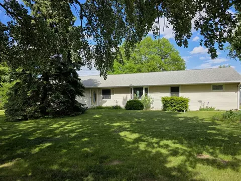 8950 Hoover Rd, Rock Falls, IL 61071