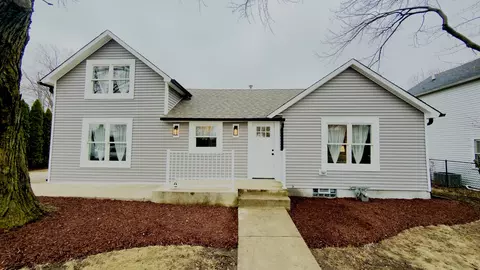 1012 Warner Ave, Lemont, IL 60439