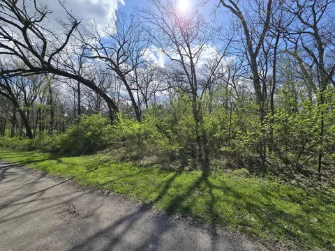 211 Maple Ln, Dixon, IL 61021 photo 4