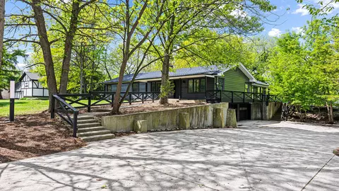 3 S306 Winfield Rd, Warrenville, IL 60555