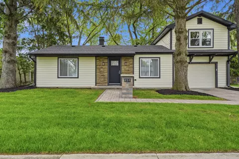 231 Saint Marys Pkwy, Buffalo Grove, IL 60089