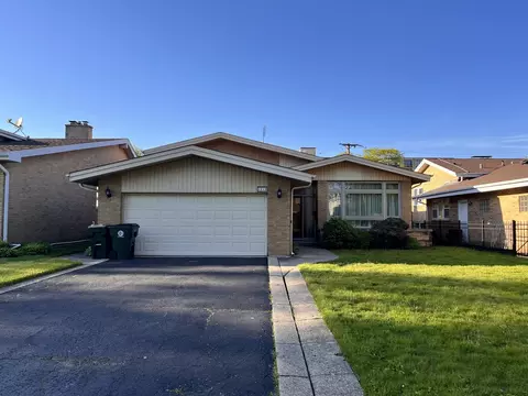 4640 W Estes Ave, Lincolnwood, IL 60712