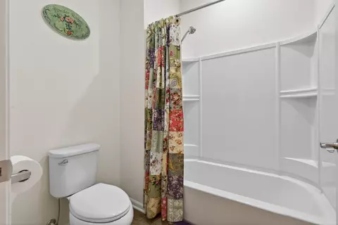 Bath - 1001 Madison Ave, Mchenry, IL 60050 photo 4 of 4