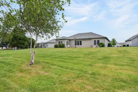 Exterior - 1001 Madison Ave, Mchenry, IL 60050 photo 7 of 8
