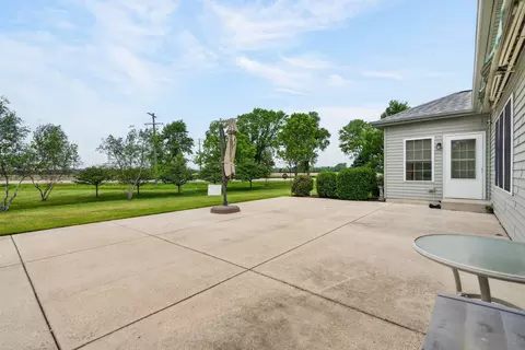 Exterior - 1001 Madison Ave, Mchenry, IL 60050 photo 6 of 8