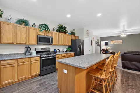 Kitchen - 1001 Madison Ave, Mchenry, IL 60050 photo 2 of 3