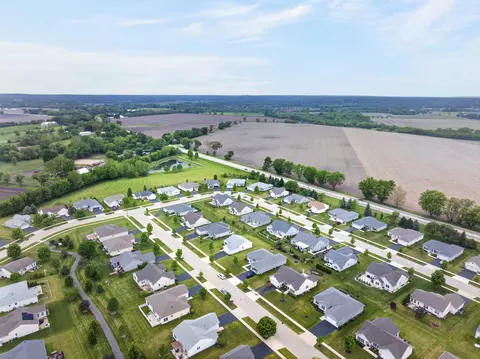View/Area - 1001 Madison Ave, Mchenry, IL 60050 photo 6 of 7