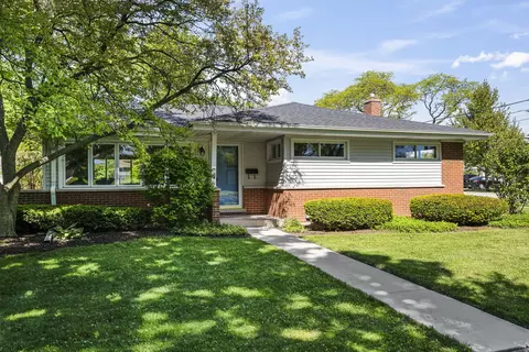 132 N Phelps Ave, Arlington Heights, IL 60004