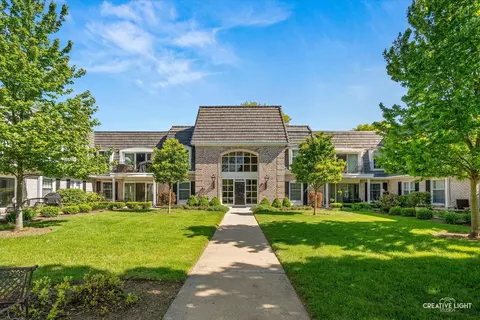 1 Normandie Dr #208, Sugar Grove, IL 60554