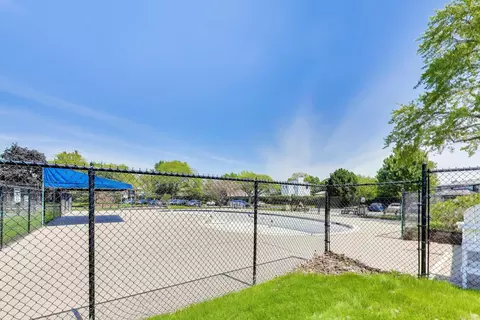 Exterior - 1425 Sandpebble Dr #104, Wheeling, IL 60090 photo 5 of 6