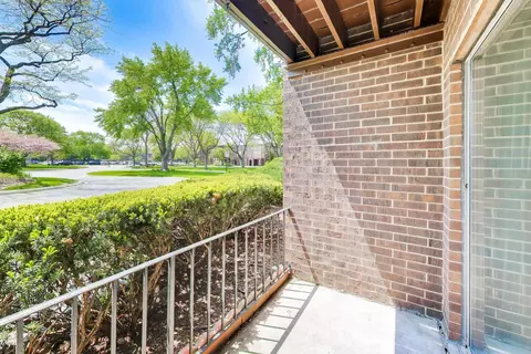 Exterior - 1425 Sandpebble Dr #104, Wheeling, IL 60090 photo 2 of 6