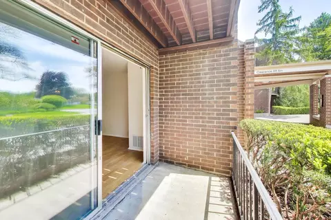 Exterior - 1425 Sandpebble Dr #104, Wheeling, IL 60090 photo 3 of 6