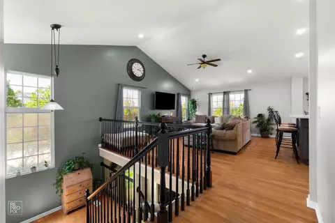 Entry Way - 1948 Sundrop Ct, Bartlett, IL 60103 photo 1 of 2