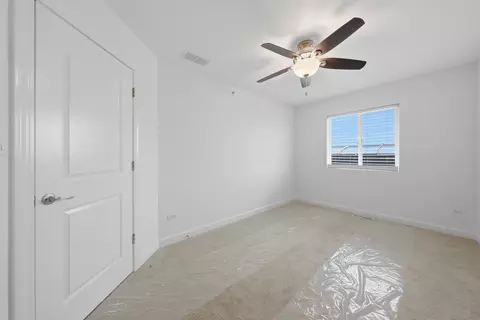 Bedroom - 7204 W 83rd St, Bridgeview, IL 60455 photo 4 of 10