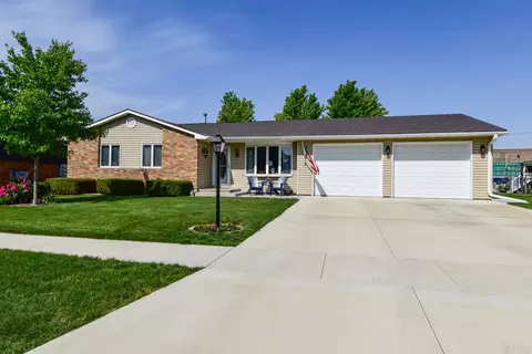 907 Illini Ave, Pontiac, IL 61764