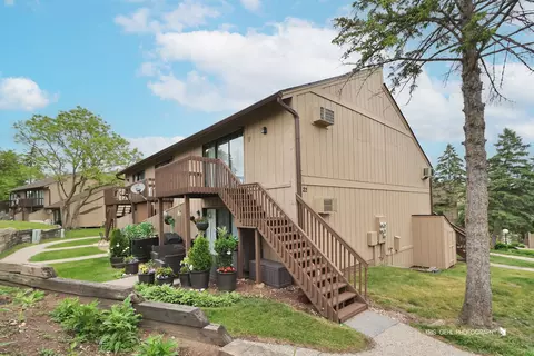 22 Jamaica Colony #8, Fox Lake, IL 60020
