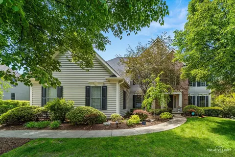 3 N890 Emily Dickinson Ln, Saint Charles, IL 60175