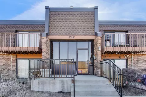 717 Killarney Ct #2D, Schaumburg, IL 60193