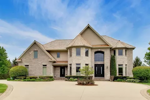 213 Justins Ct, Vernon Hills, IL 60061