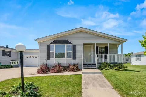 463 Meadowlark Cir #B, Sandwich, IL 60548