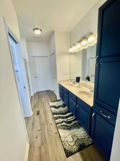 Bath - 1150 Bailey Rd, Sycamore, IL 60178 photo 1 of 2