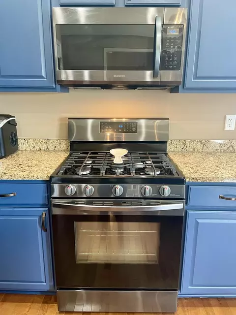 Kitchen - 1150 Bailey Rd, Sycamore, IL 60178 photo 4 of 4