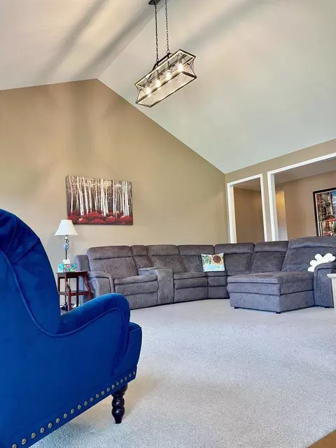 Living - 1150 Bailey Rd, Sycamore, IL 60178 photo 2 of 5