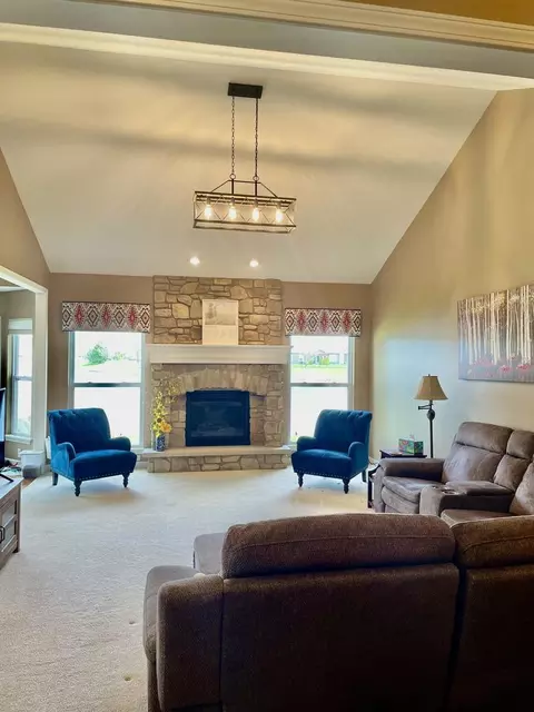 Living - 1150 Bailey Rd, Sycamore, IL 60178 photo 3 of 5