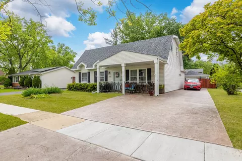 275 Plainview Dr, Bolingbrook, IL 60440