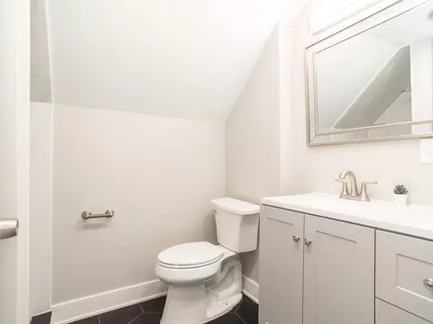 Bath - 7232 S Sangamon St, Chicago, IL 60621 photo 2 of 2