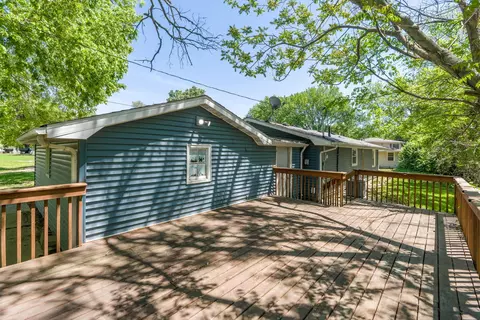 Exterior - 427 14th Ave, Silvis, IL 61282 photo 4 of 6