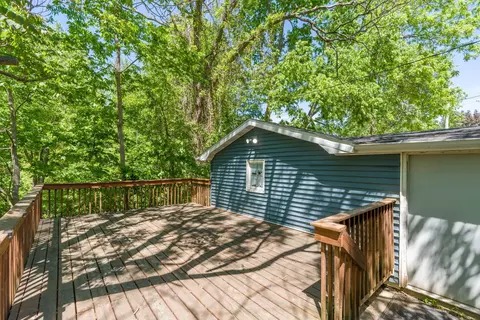 Exterior - 427 14th Ave, Silvis, IL 61282 photo 5 of 6
