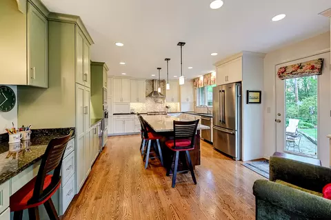 Kitchen - 629 W Elm St, Wheaton, IL 60189 photo 4 of 4