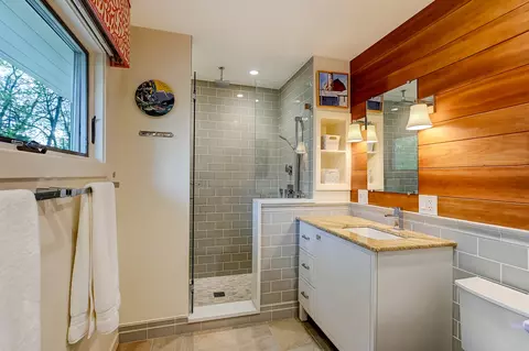Bath - 629 W Elm St, Wheaton, IL 60189 photo 1 of 4