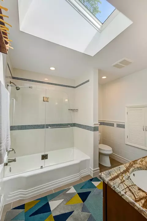 Bath - 629 W Elm St, Wheaton, IL 60189 photo 2 of 4