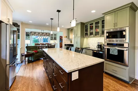 Kitchen - 629 W Elm St, Wheaton, IL 60189 photo 2 of 4