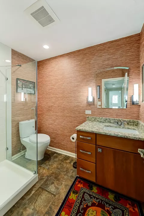 Bath - 629 W Elm St, Wheaton, IL 60189 photo 4 of 4