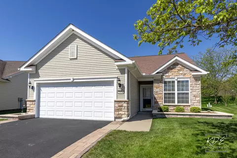 2898 Stoney Creek Dr, Elgin, IL 60124