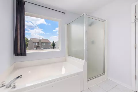 Bath - 6014 Cherry Ridge Dr, Plainfield, IL 60586 photo 1 of 2