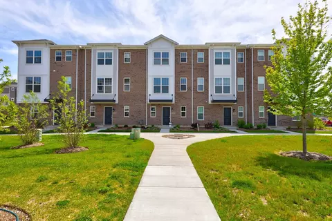 1078 Bogart St, Des Plaines, IL 60018