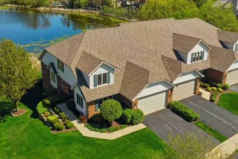 12198 Oxford Ct, Lemont, IL 60439