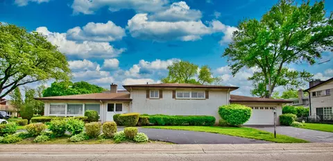4351 W Chase Ave, Lincolnwood, IL 60712