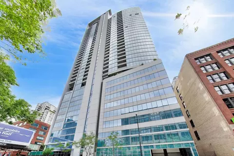 303 W Ohio St #2702, Chicago, IL 60654