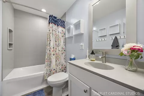 Bath - 45 Feece Dr, Batavia, IL 60510 photo 1 of 2