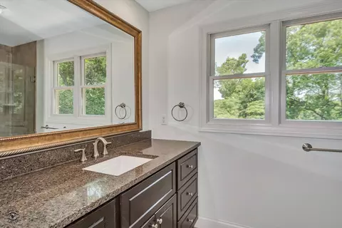 Bath - 2471 Girard Turn, Kankakee, IL 60901 photo 3 of 5