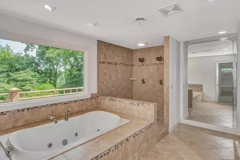 Bath - 2471 Girard Turn, Kankakee, IL 60901 photo 1 of 5
